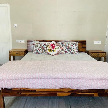 Atithya Apartment อุเดเปอร์ ภายนอก รูปภาพ